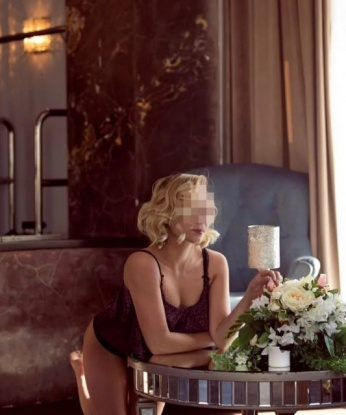 🌟
Аппетитная и страстная, я умею доставить истинное удовольствие и расслабление. У меня в арсенале множество умений и техник, чтобы удовлетворить тебя полностью. Мои услуги охватывают все виды эротических массажей, а также классику, оральный и анальный секс 👄
Фотографии, которые ты видишь, абсолютно реальны. Встретимся на уютной территории в Москве, где я создам незабываемую атмосферу и уделю тебе все свое внимание. 🏢
Будь уверен, со мной ты почувствуешь себя звездой. Все мои отзывы говорят о моей незабываемой личности и моих навыках. 🌟
Не упусти возможность окунуться в мир фантазии и страсти в Москве. Со мной каждая встреча станет воплощением наслаждения. 👠 11820, 24 года