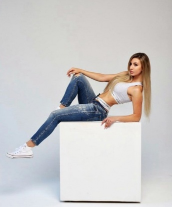 Игривая и развратная леди готова познакомить тебя со всеми радостями и удовольствиями жизни. Жду в гости состоятельного мужчину для развлечений на двоих. Только для щедрых джентльменов! 8236, 23 года