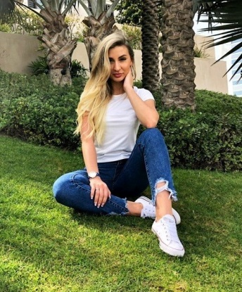 Игривая и развратная леди готова познакомить тебя со всеми радостями и удовольствиями жизни. Жду в гости состоятельного мужчину для развлечений на двоих. Только для щедрых джентльменов! 8236, 23 года